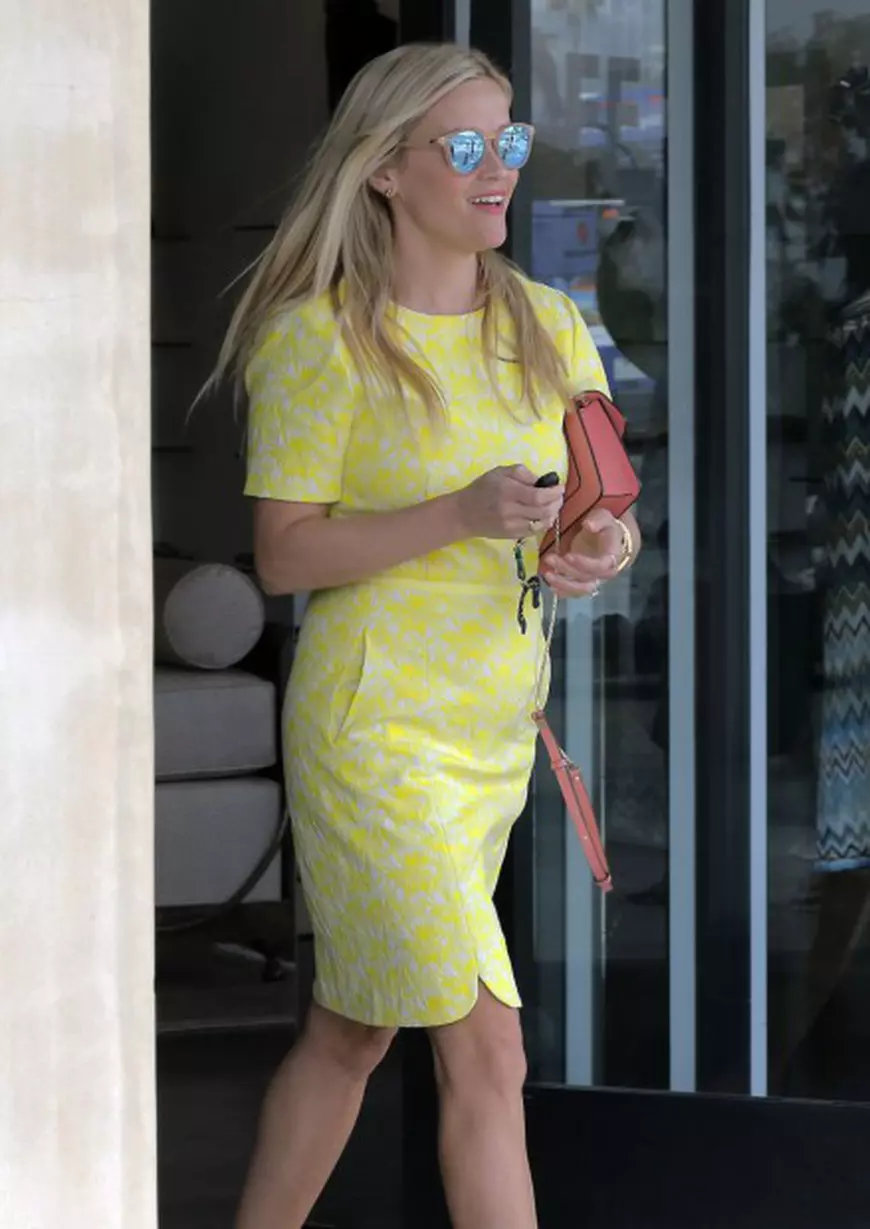 Exclusive... 51986702 Actress Reese Witherspoon is spotted out shopping in Brentwood, California on March 3, 2016. Reese just returned from a vacation to Mexico with her family. FameFlynet, Inc - Beverly Hills, CA, USA - +1 (310) 505-9876