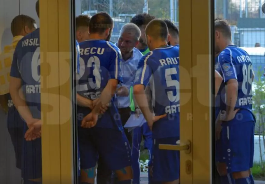 Edi Iordănescu a dat indicații, deși n-avea voie FOTO: gsp.ro