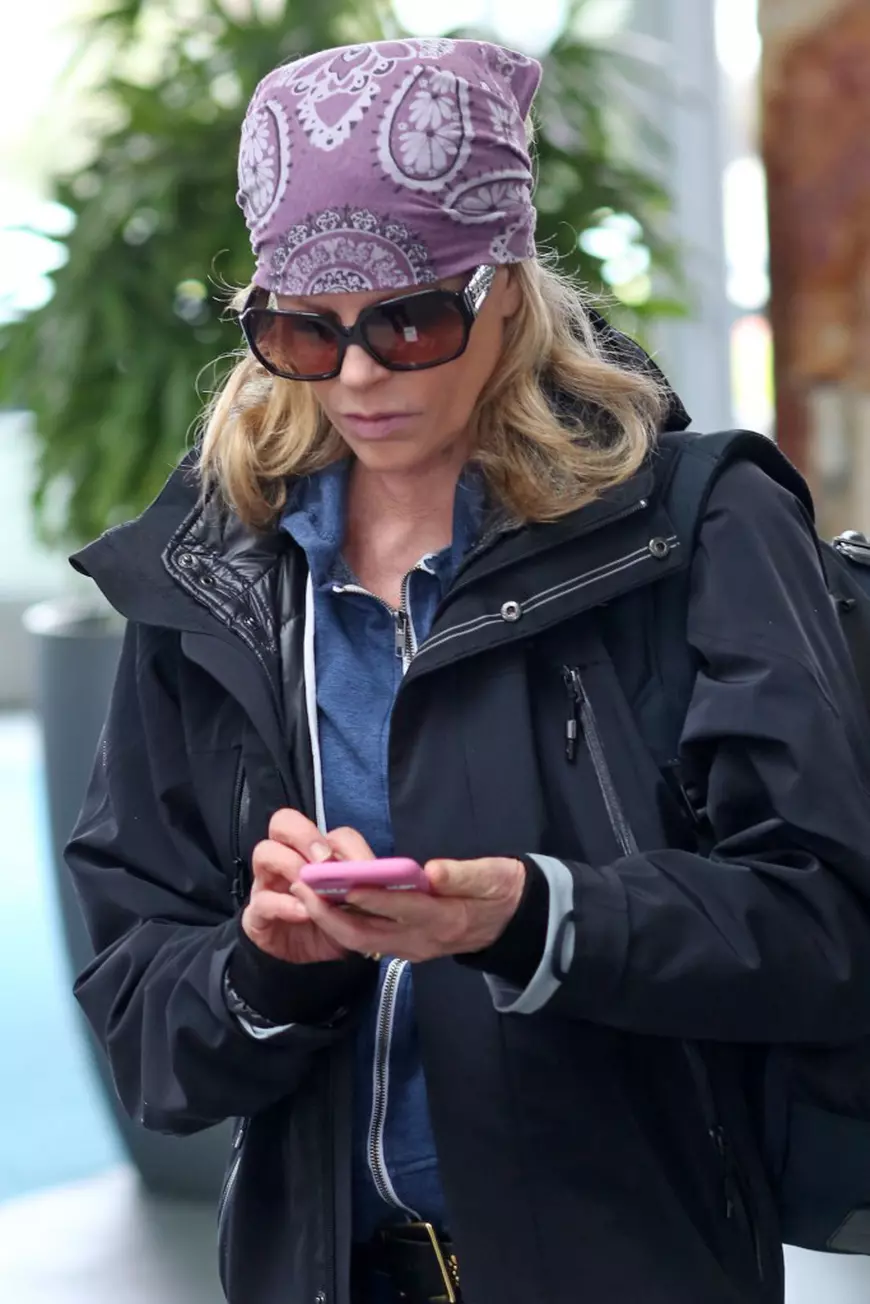 *EXCLUSIVE* Kim Basinger leaves Vancouver after shooting for 