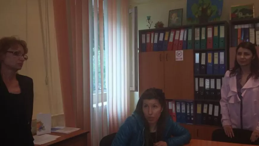 educatoarea pe scaund directoarea si inspectoarea