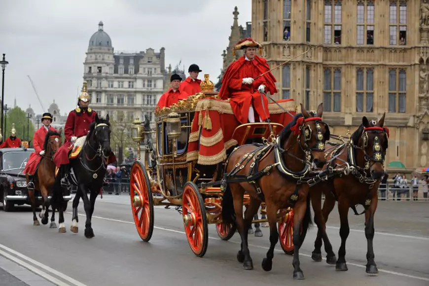 Regina Elisabeta a II-a, caleașcă