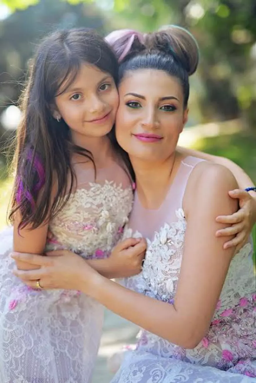 IOANA GINGHINA SI RUXANDRA