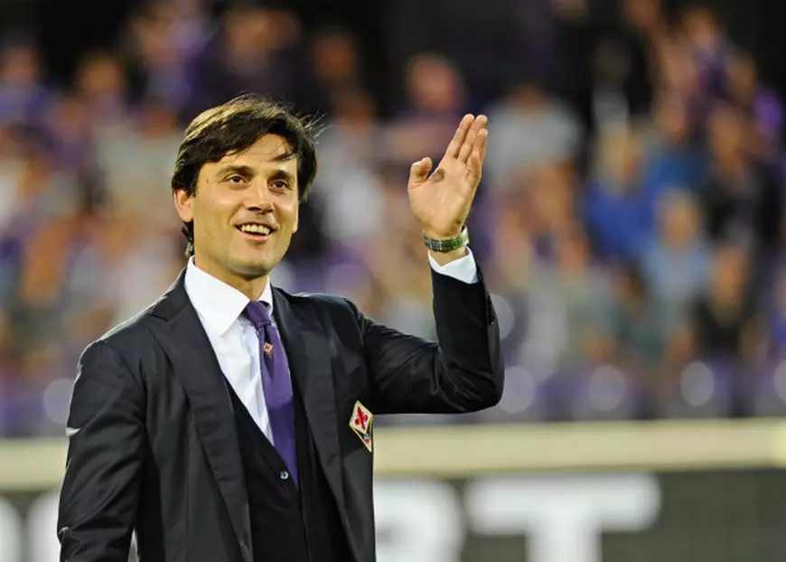 epa04777934 Head coach of ACF Fiorentina, Vincenzo Montella, during the Italian Serie A soccer match between Fiorentina and Chievo Verona at Artemio Franchi stadium in Florence, Italy, 31 May 2015. EPA/MAURIZIO DEGL' INNOCENTI