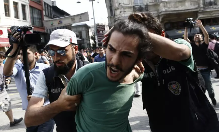 paradă gay Istanbul foto: EPA 