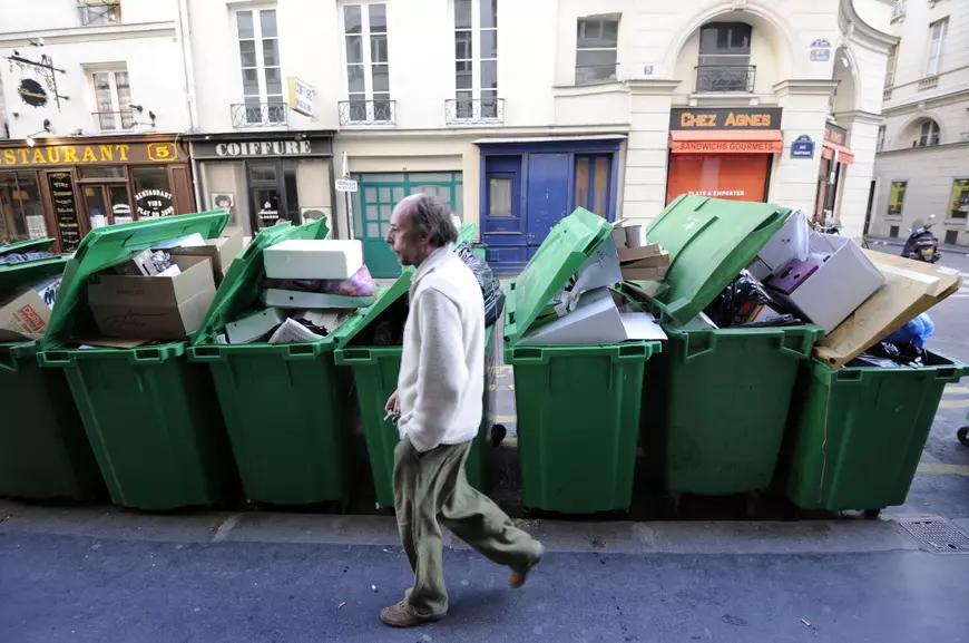 Garbage containers