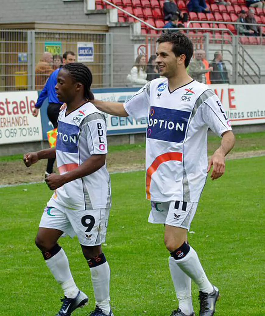 Mosia Boy-Boy (stânga), în tricoul lui Leuven