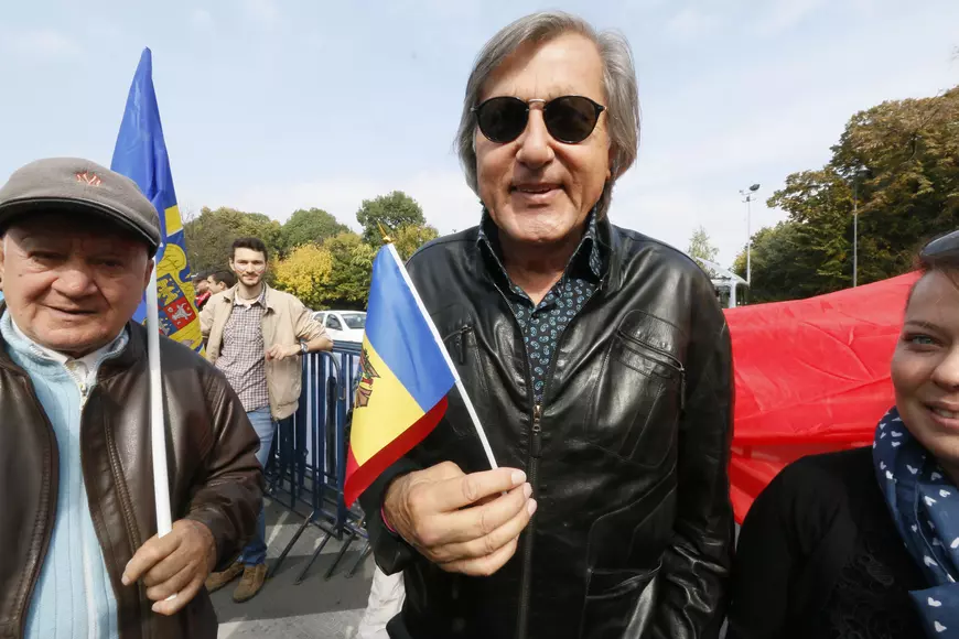 Ilie Năstase a dat de pământ cu cei care vor să care steagul