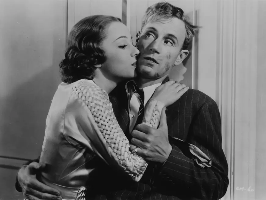 Olivia de Havilland împlinește astăzi 101 ani. O frumusețe legendară și o carieră cu două premii Oscar