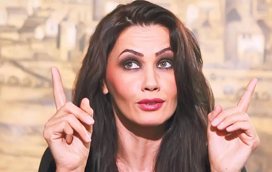 Oana Zăvoranu dansează