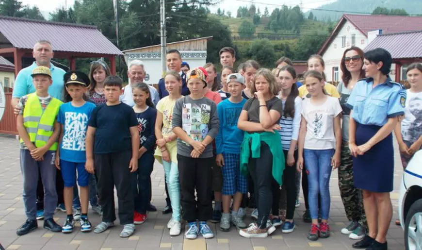 Cei 30 de cursanți ai Taberei de vară de la Ciocănești, Suceava au abslovit cu brio toate testele imaginate de polițiști