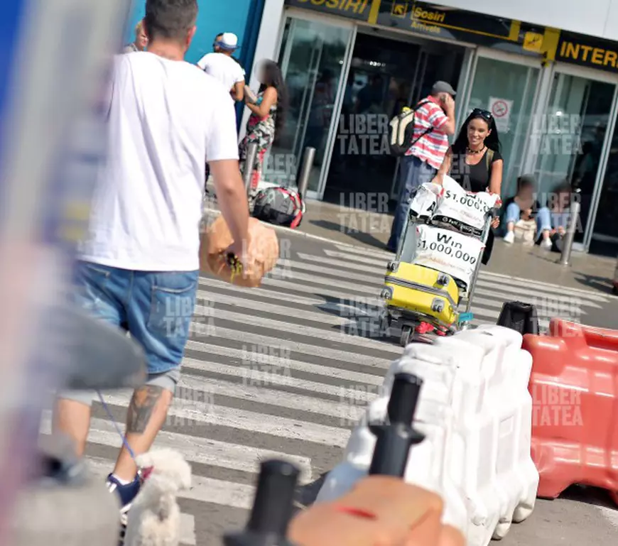 adelina---pestritu-speak-aeroport-intoarcere-maldive-(2)