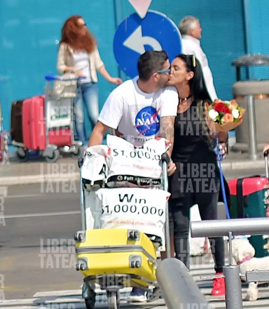 adelina---pestritu-speak-aeroport-intoarcere-maldive-(4)