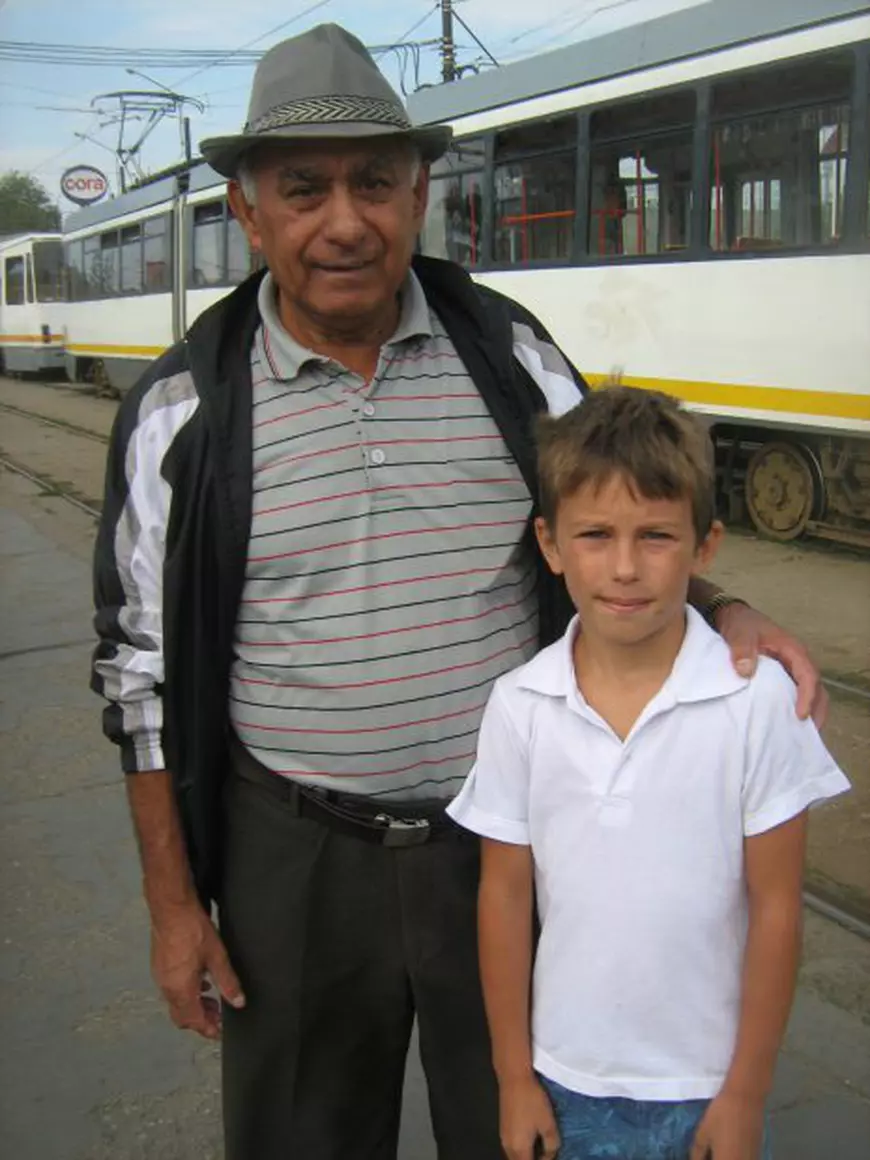 foto 3 - Constantin Burdulea cu nepotul Ion Ionuţ Alin -- IMG_5568