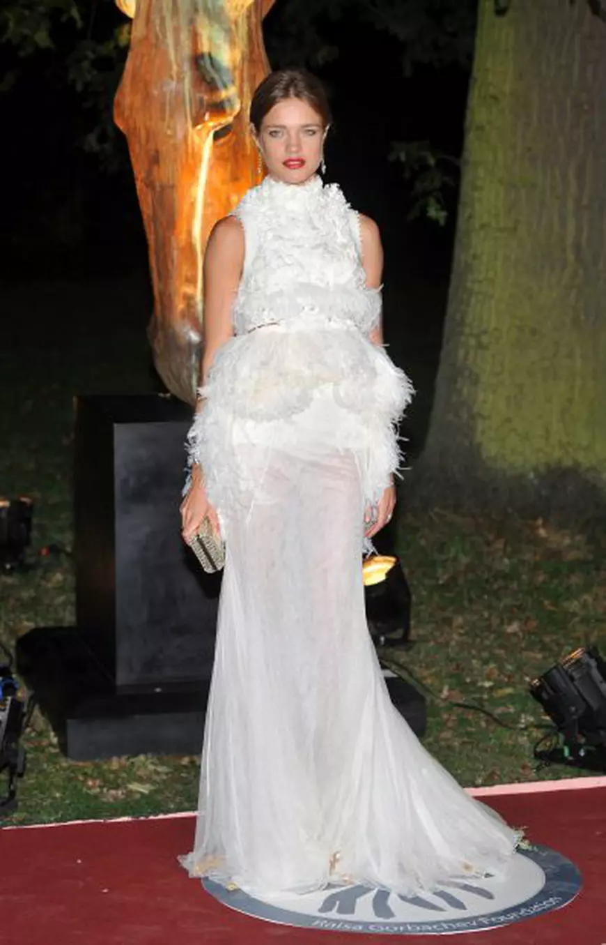 epa02930013 Russian model Natalia Vodianova arrives at the annual Raisa Gorbachev Gala Dinner held at South-London's Hampton Court Palace, Britain, 22 September 2011. The funds raised will go towards children and young people affected by cancer in Russia and in Britain. The foundation was established in 2006 in England in memory of the former Russian President, Mikhail Gorbachev's wife, Raisa, who died of cancer in 1999.  EPA/DANIEL DEME