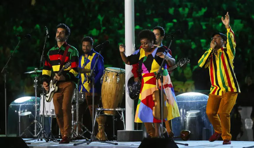epa05506246 Members of the Orchestra Santa Massa perform during the Closing Ceremony of the Rio 2016 Olympic Games at the Maracana Stadium in Rio de Janeiro, Brazil, 21 August 2016. EPA/SERGEI ILNITSKY