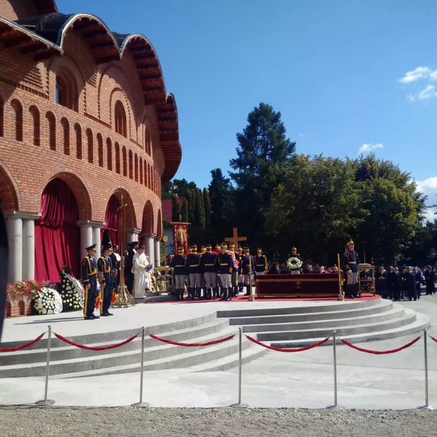 Catedrala Regală de la Curtea de Argeș, unde va fi înmormântat Regele Mihai