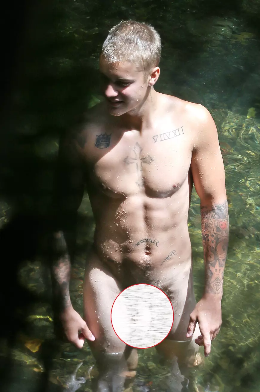*PREMIUM EXCLUSIVE* Justin Bieber recreates Blue Lagoon in Hawaii