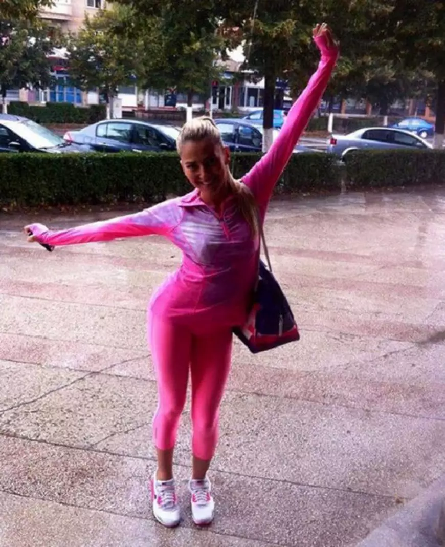 lidia-buble-imbracata-roz