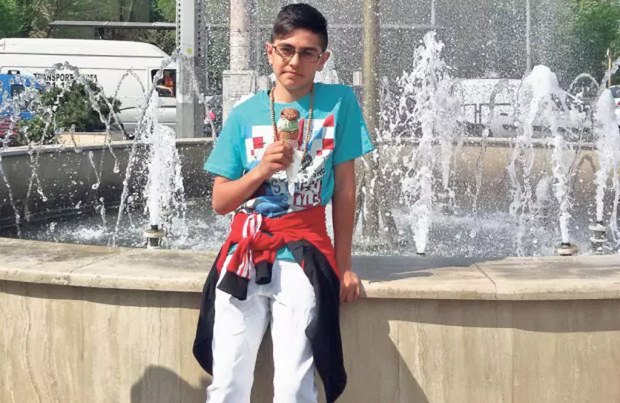 Mario este un copil energic, căruia îi plac jocurile pe TV, fotbalul şi să meargă la pescuit deşi, în ultimul an, din cauza bolii şi a restricţiilor, aceste activităţi au loc din ce în ce mai rar