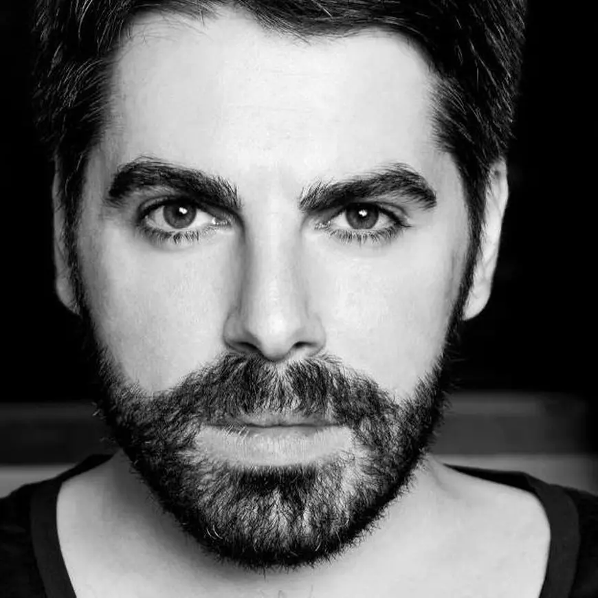 S-a dus la Kogălniceanu ca americanu’. Ce spune stilistul Maurice Munteanu despre ținuta lui Iohannis