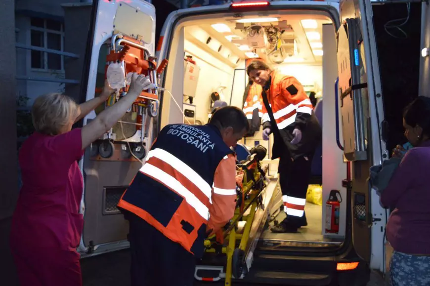 Copilul rănit grav, transportat la spital