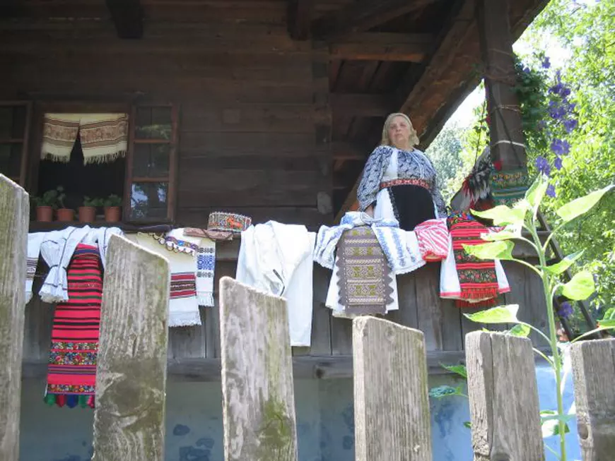 foto 3 - Muzeul satului 16RzV