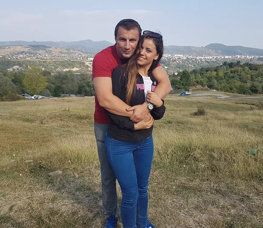 Marian Godină n-a ieșit cu iubita în oraș ca să găsească mașina unui șofer fugar. Polițistul din Brașov a descoperit-o în timp record și a povestit totul pe Facebook