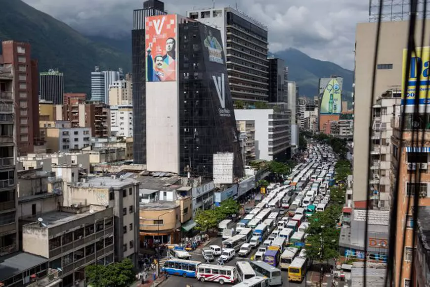 Protest în Caracas, Venezuela, autobuze - EPA