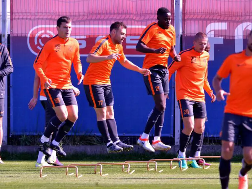 Steliștii au participat la antrenamentul oficial cu echipament „curat”