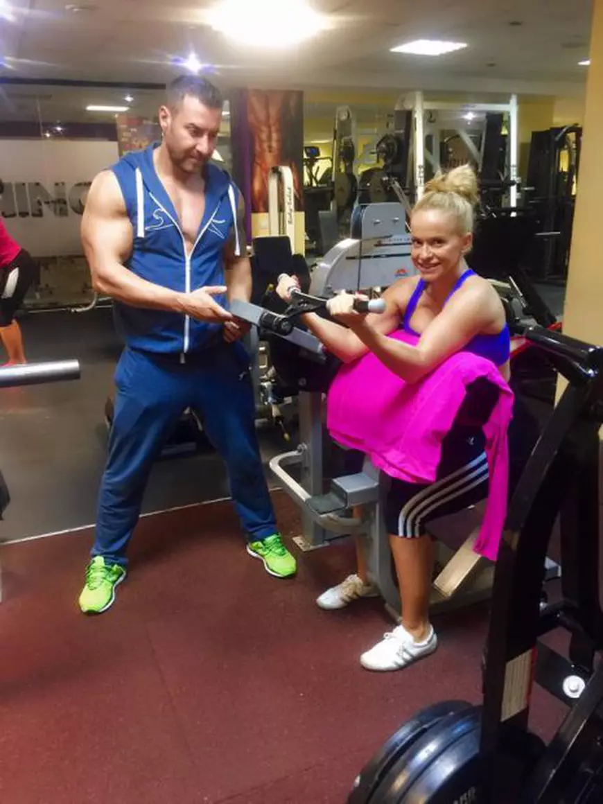 Cum transpira Anda Adam, in sala de sport