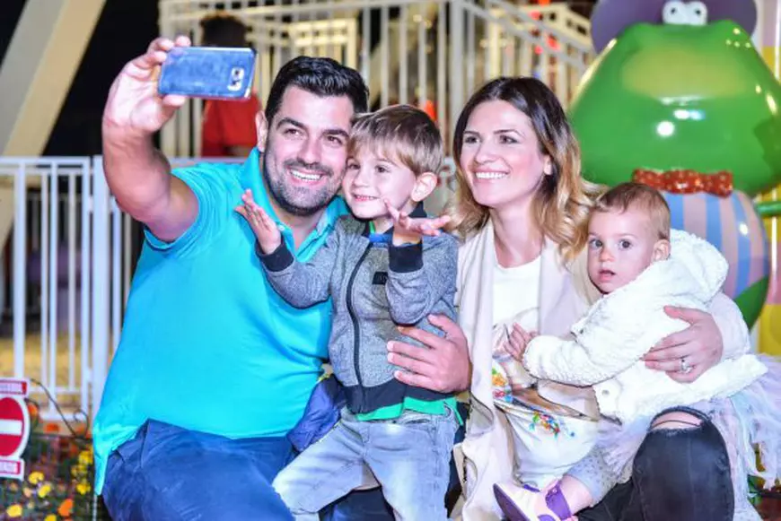 Ellie-White-copii-parc