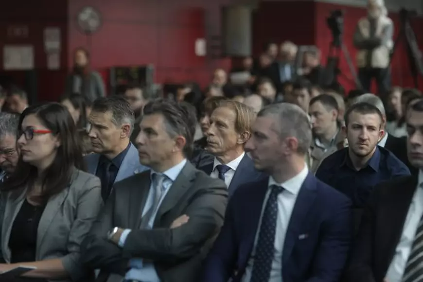 Neamțul Christoph Daum a venit și el la eveniment, deși nu se știe dacă va mai continua până în 2020 FOTO: Gabriel Pătruț