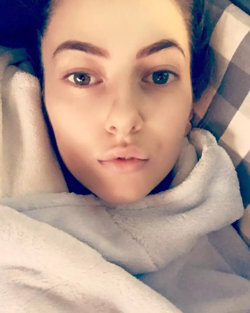 Lidia Buble a răcit foarte tare și a intrat în pauza vocală. Artista se reface stând in pat