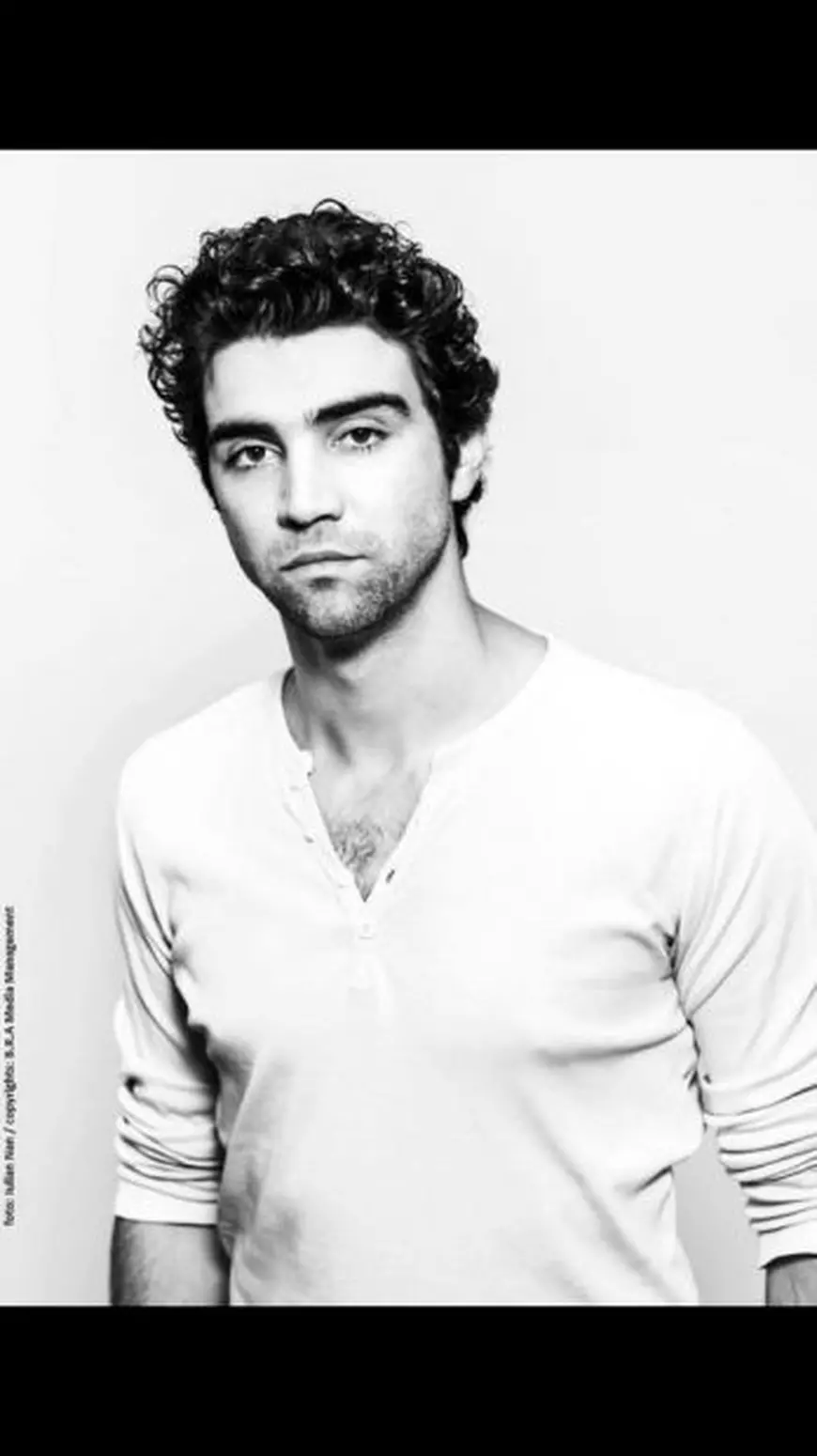 Paul Ipate, invidios pe cel mai sexy actor de la noi. Cum arată tânărul