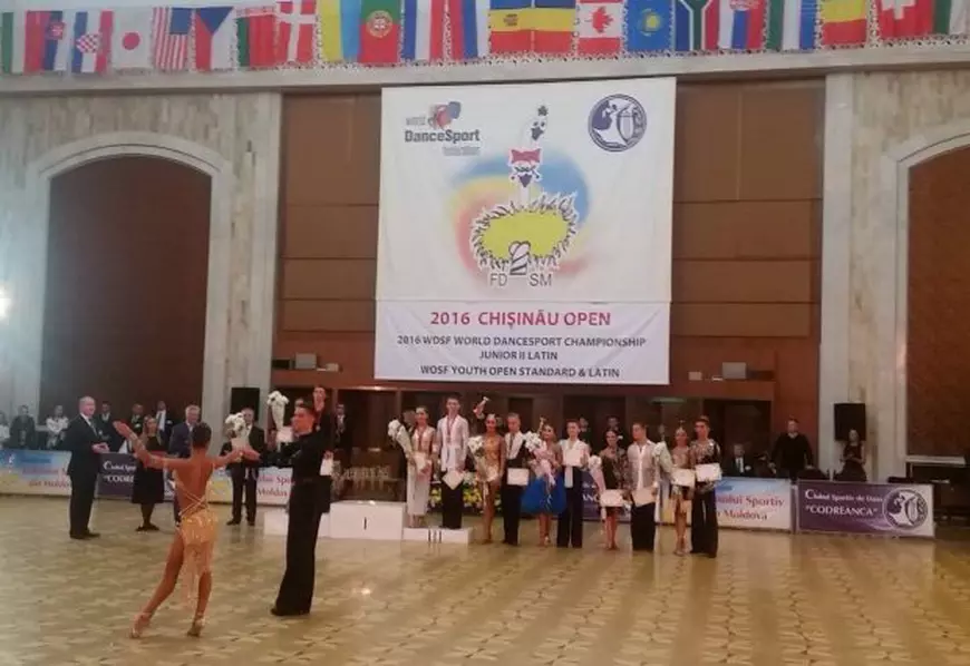 Podium Junior 2 latin