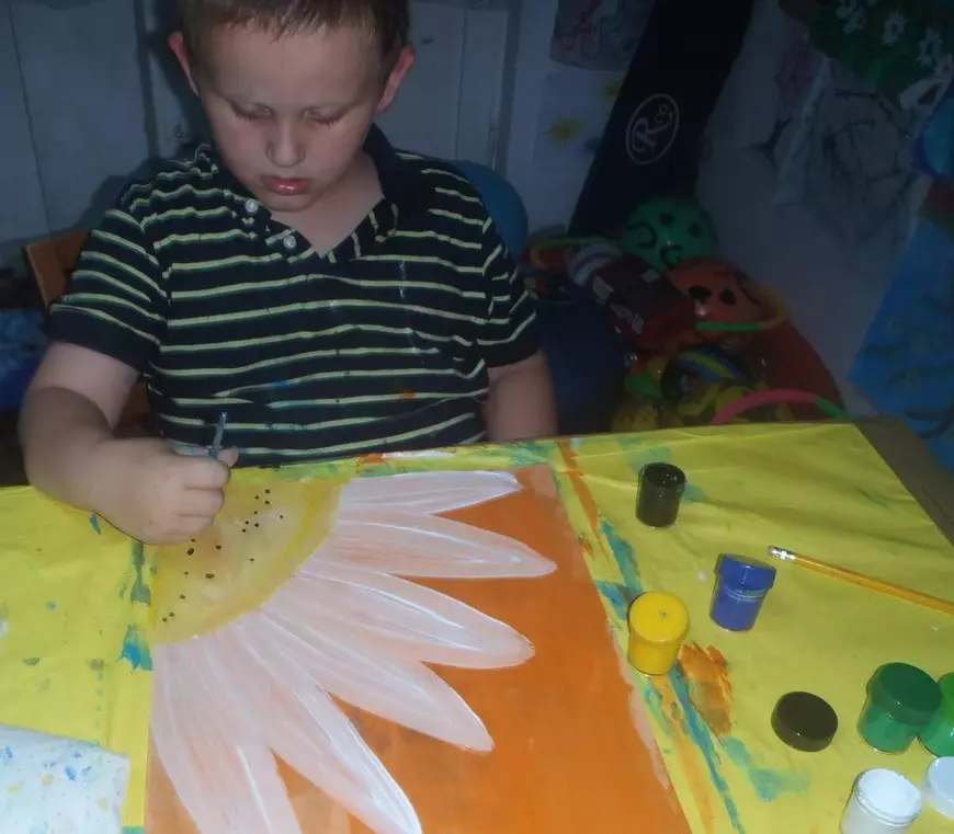 Attila luptă cu autismul prin pictură