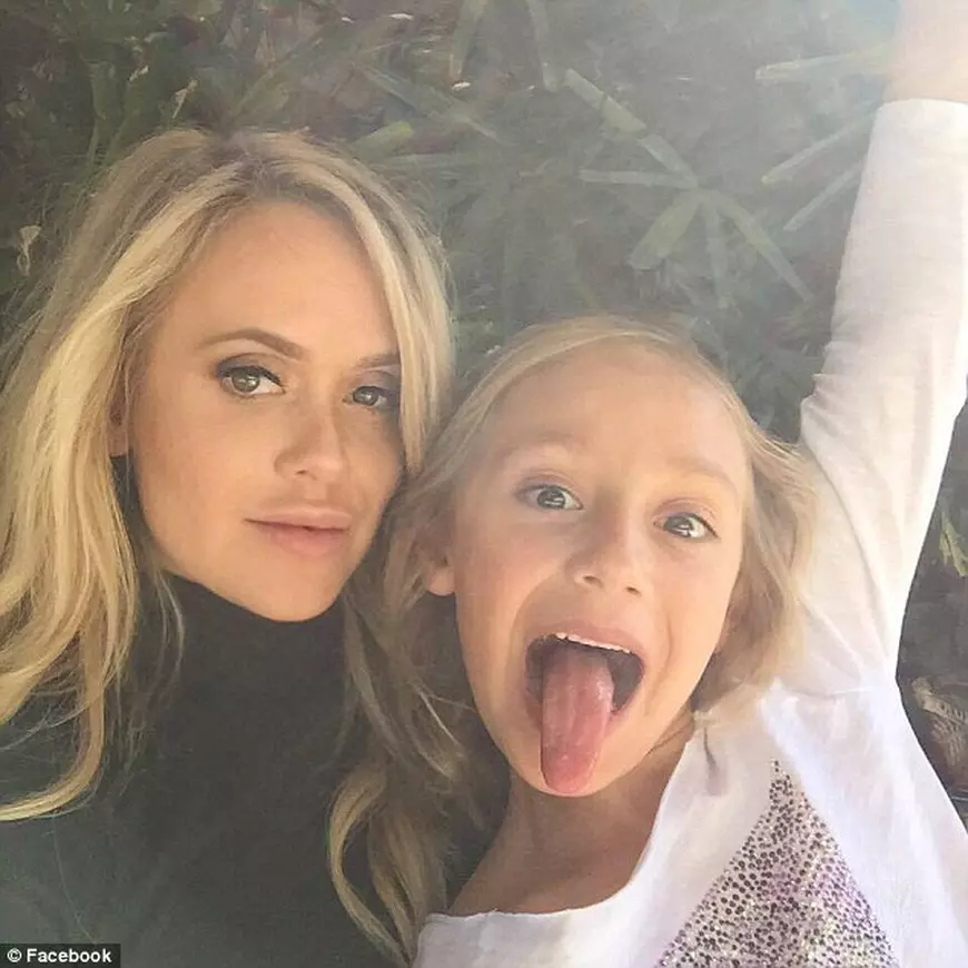 katie may si fiica ei