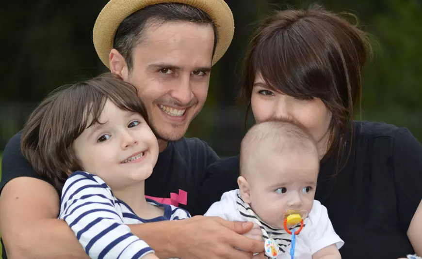Șerban e fericit alături de soția lui, Roxana, și de cei doi băieți ai lor, Tedi și bebe Alex