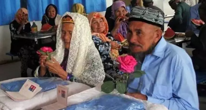 Un bărbat în vârstă de 71 de ani s-a căsătorit cu o femeie de 114 ani - NorthFoto