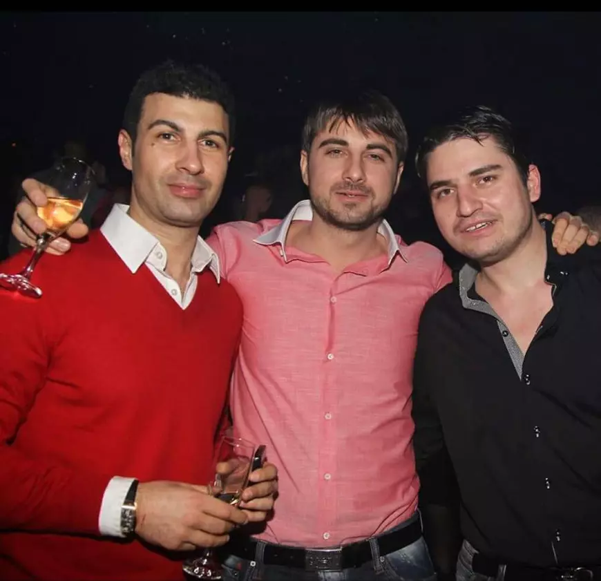 Așa arăta Cristi (stânga) sănătos, alături de gașca lui