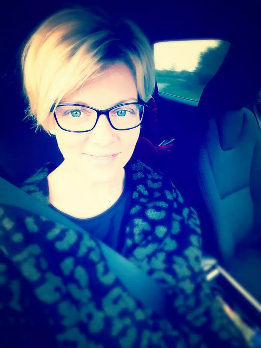Schimbare de look pentru Dana Nălbaru: poartă ochelari de vedere