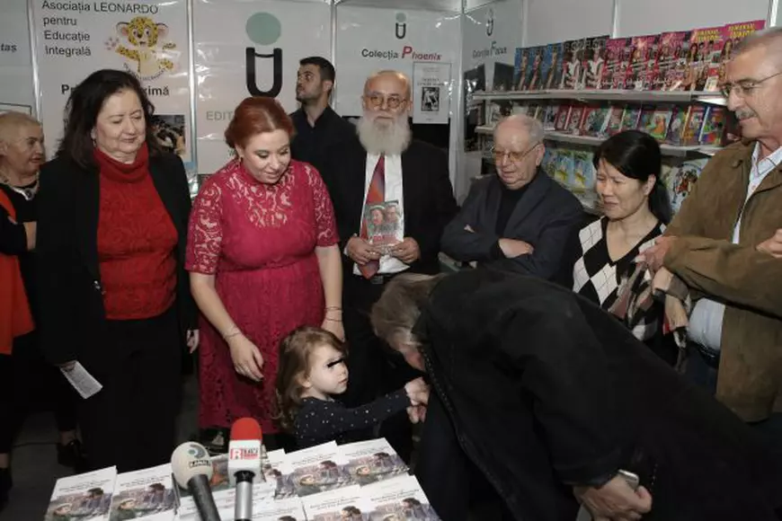 Gestul făcut de Ilie Năstase la lansarea cărții Mioarei Roman. Oana a rămas mască