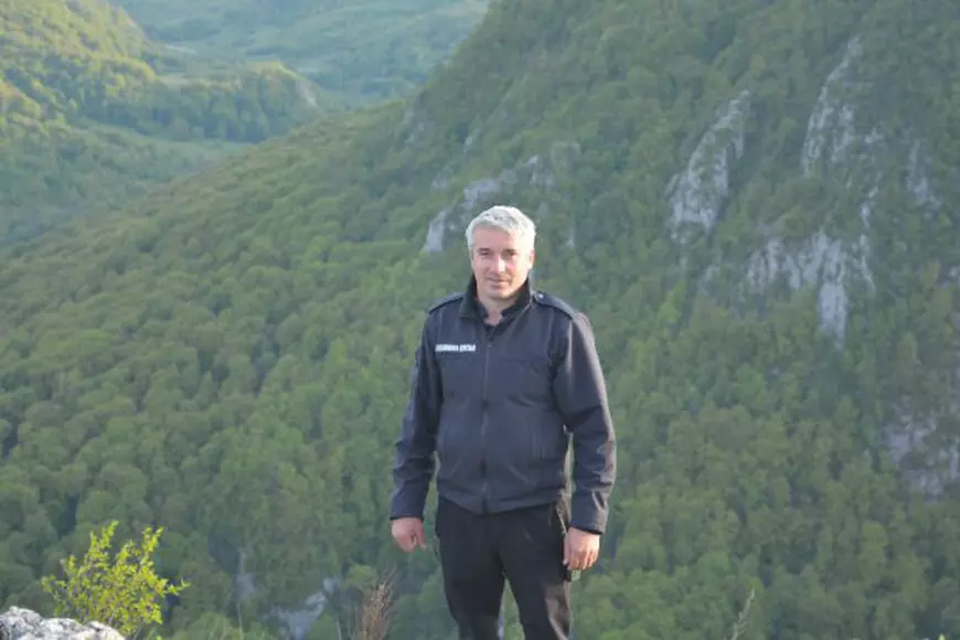 Plutonierul adjutant Marcel Lupu este șeful postului montan de jandarmi Băile Harghitei, înființat în anul 2008