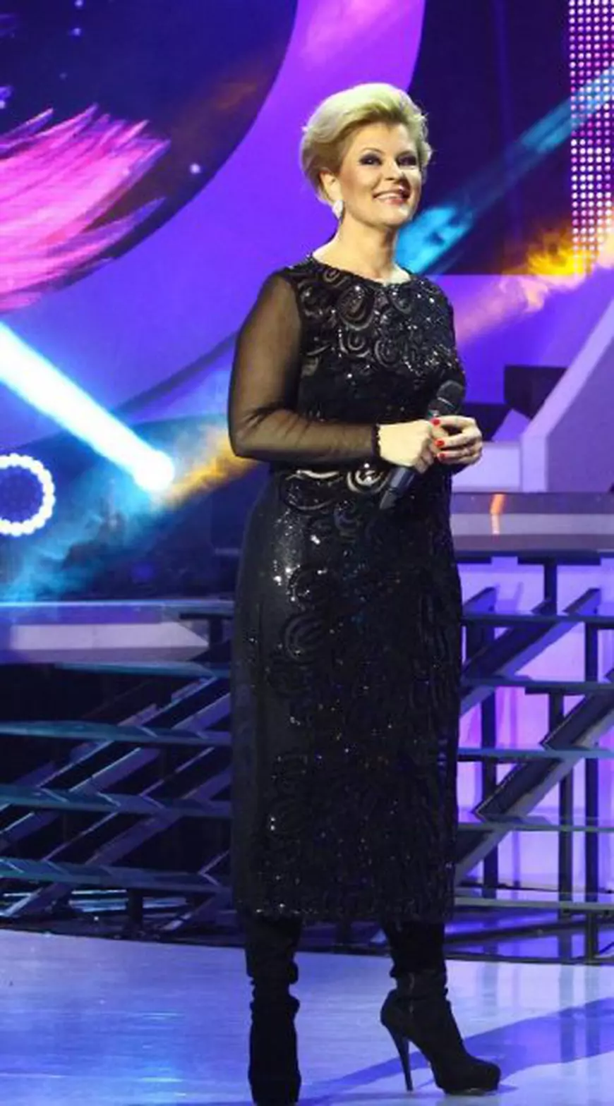 Sanda Ladoși cântă la “Te cunosc de undeva!”. Cât de bine arată artista