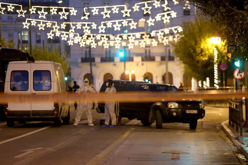 Police officer injured by granade at the French embassy in Athens
