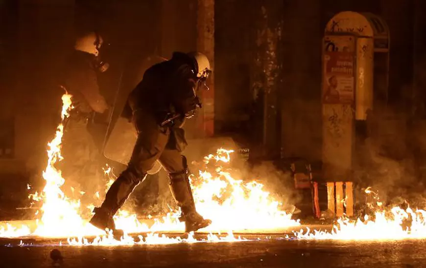 proteste violente în Grecia