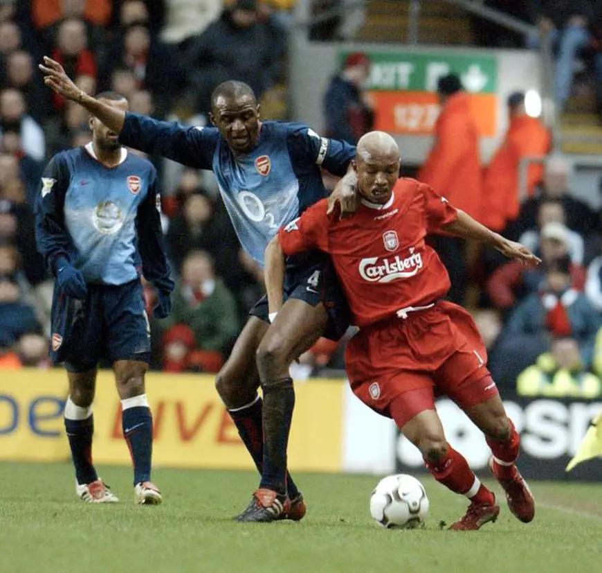El Hadji Diouf (dreapta) a măturat pe jos cu Gerrard