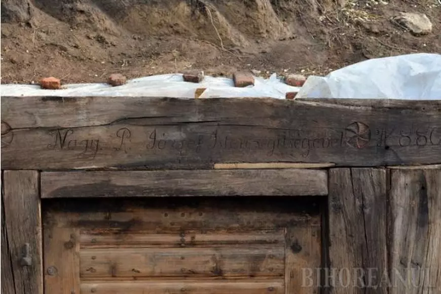 Satul cu o mie de pivnițe se află Bihor. Sunt mai multe beciuri decât case