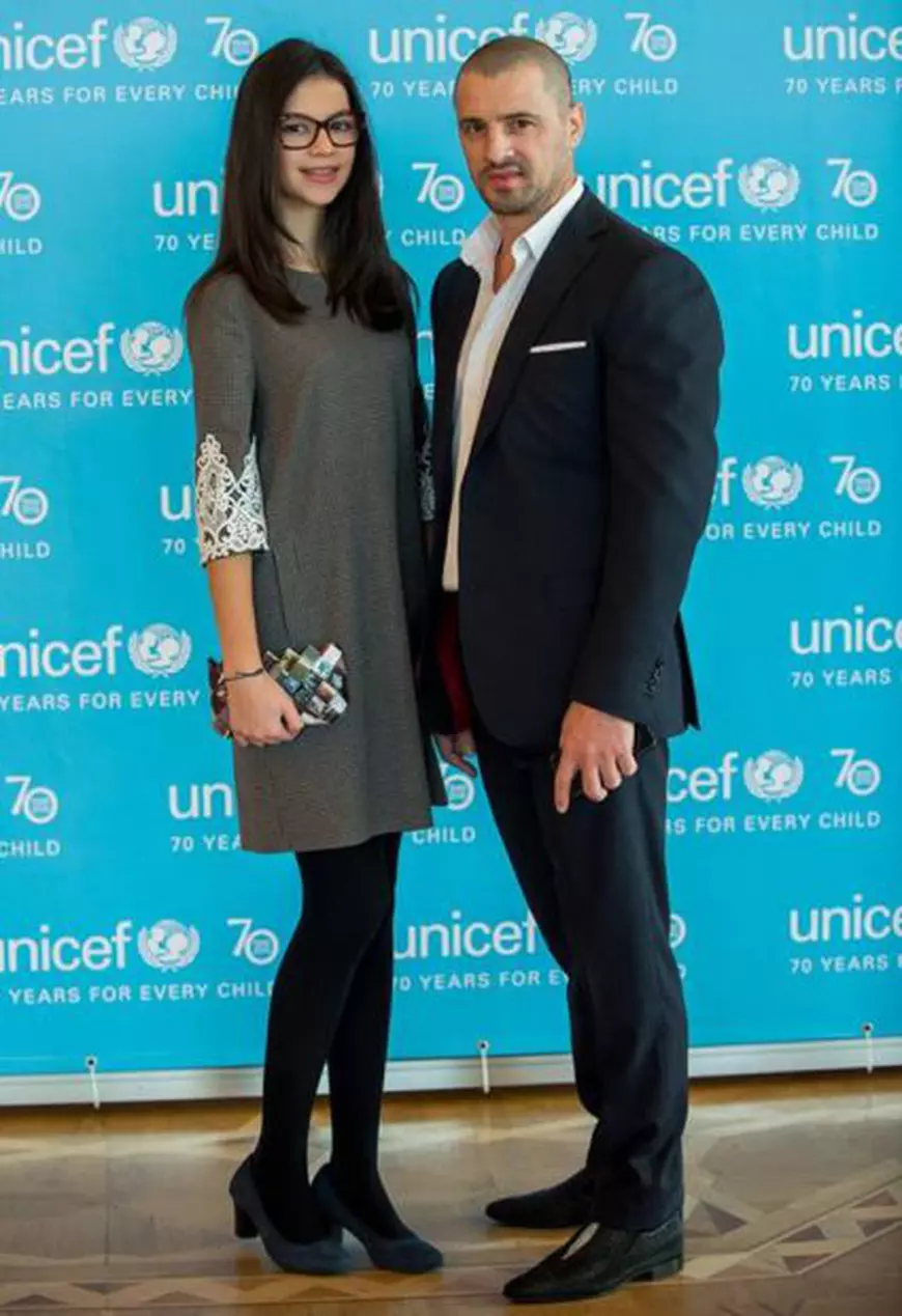 Fata lui Pavel Stratan a crescut. Cum a apărut Cleopatra la un eveniment