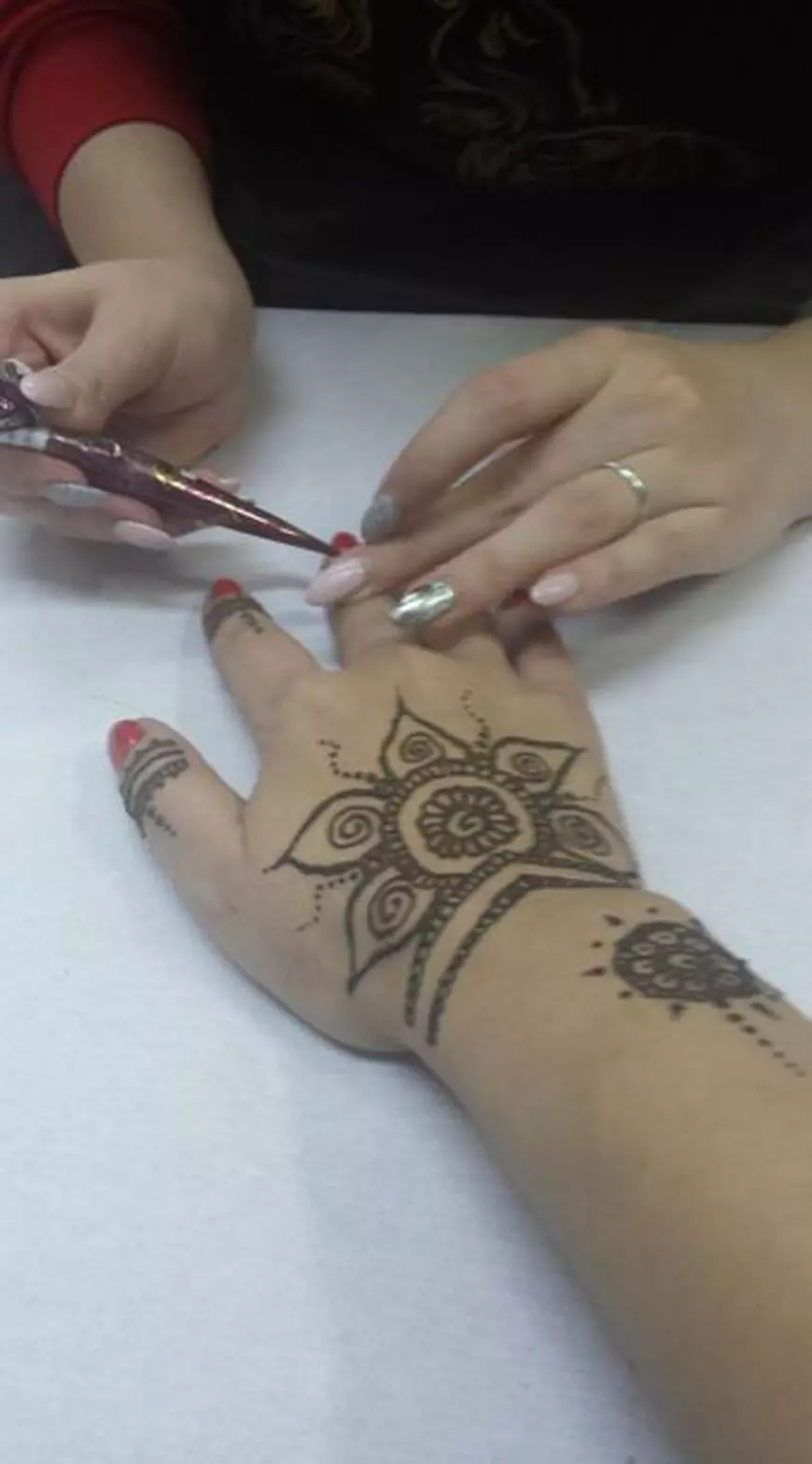 Adriana Bahmuțeanu s-a tatuat. 